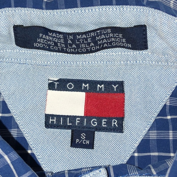 **SOLD** Tommy Hilfiger Short Sleeve Button Down - Picture 5 of 6